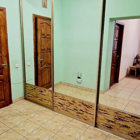 Apartment On Kravchuka, 11B Lutsʼk Exterior foto