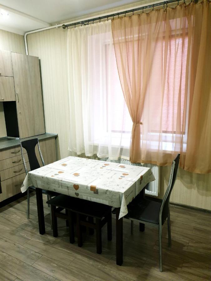 Apartment On Kravchuka, 11B Lutsʼk Exterior foto