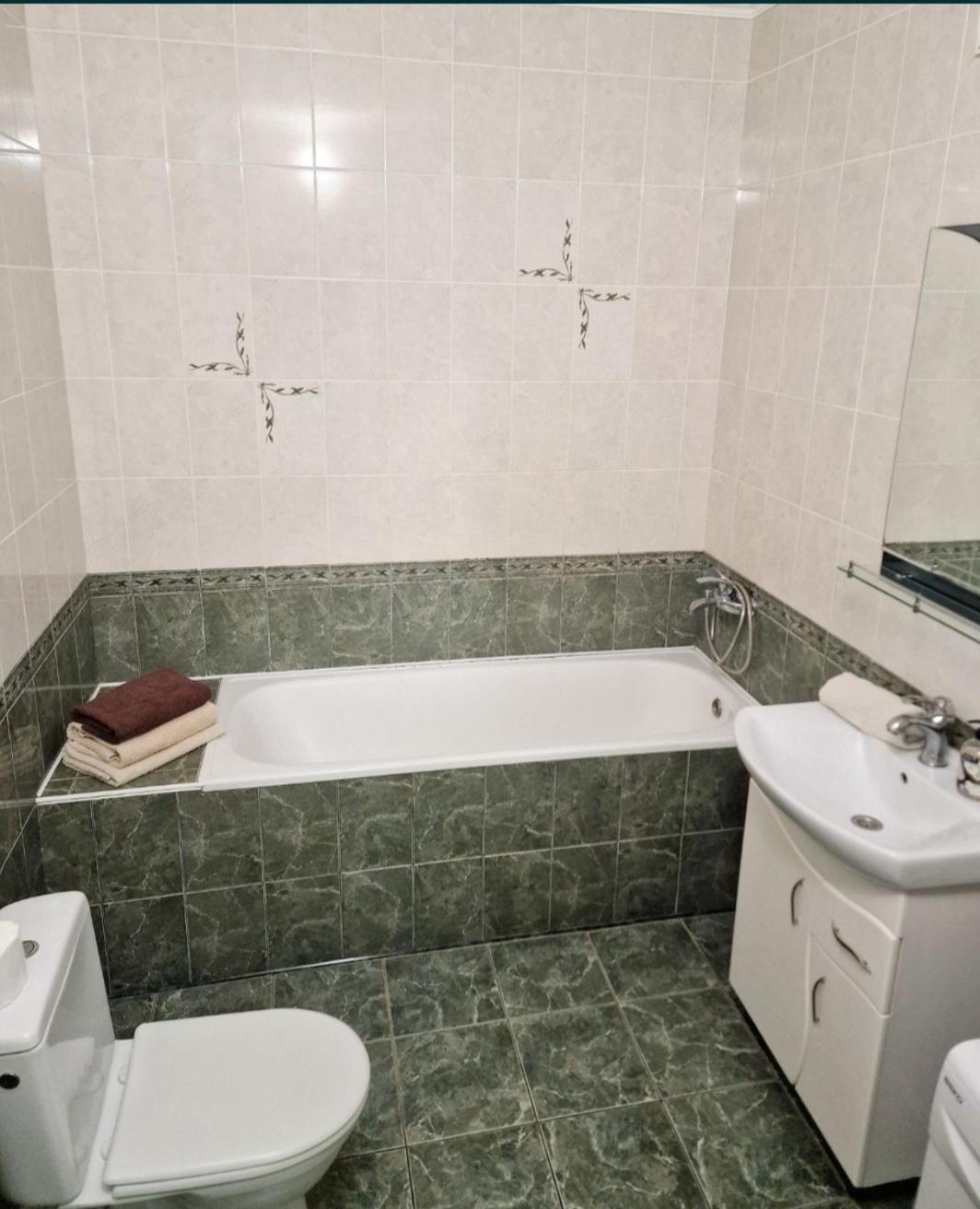 Apartment On Kravchuka, 11B Lutsʼk Exterior foto