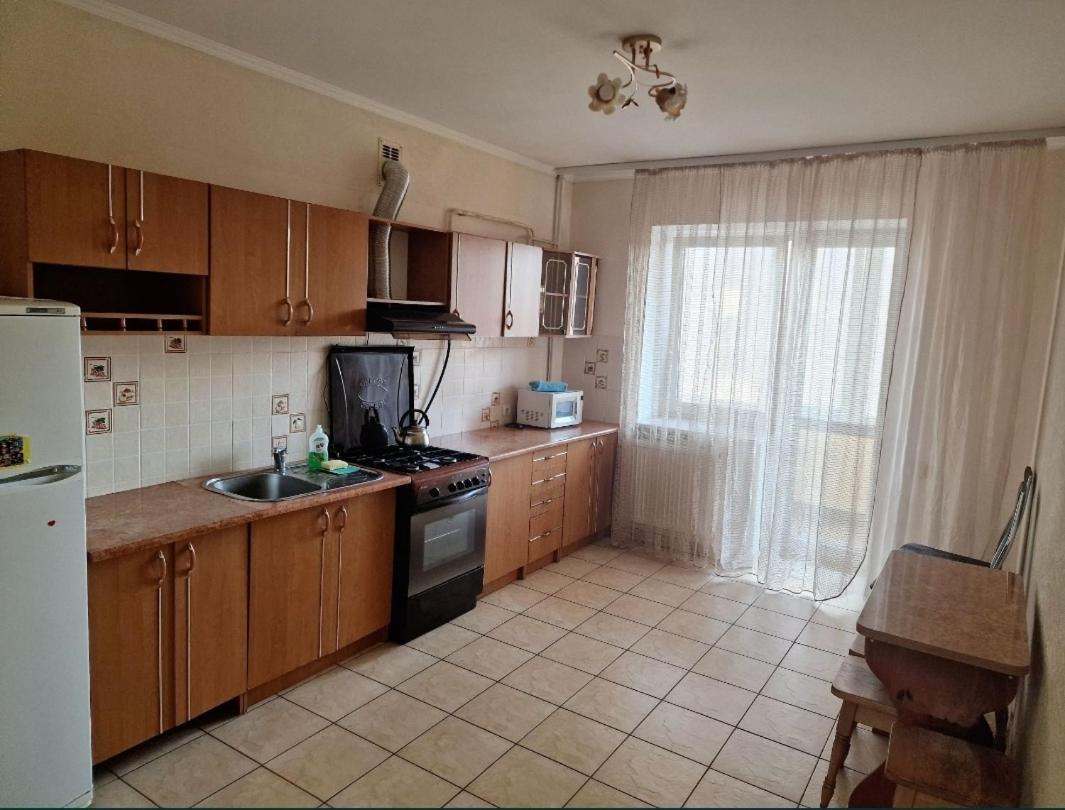 Apartment On Kravchuka, 11B Lutsʼk Exterior foto